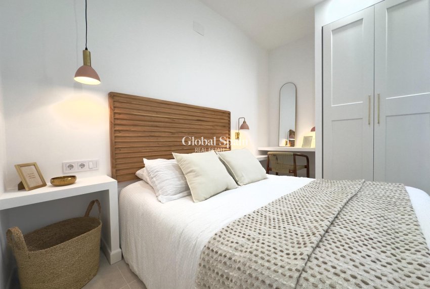 Revente - APPARTEMENT -
TORREVIEJA - La Siesta - El Salado - Torreta