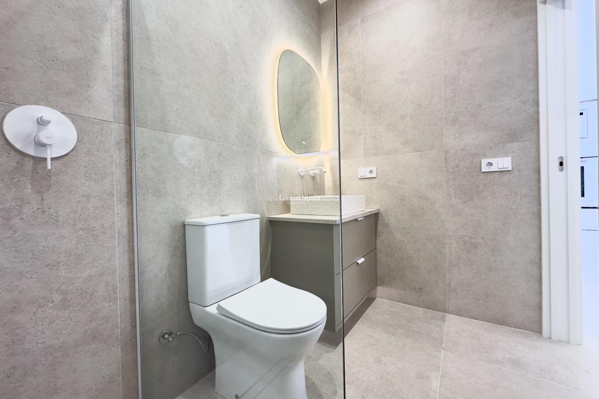 Revente - APPARTEMENT -
TORREVIEJA - La Siesta - El Salado - Torreta