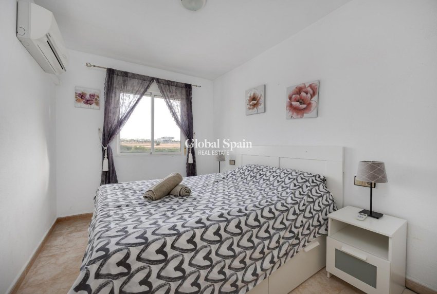 Revente - APPARTEMENT -
TORREVIEJA - La Siesta - El Salado - Torreta