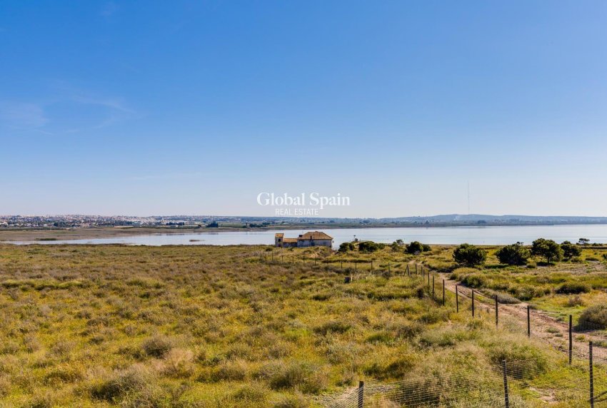 Revente - APPARTEMENT -
TORREVIEJA - La Siesta - El Salado - Torreta