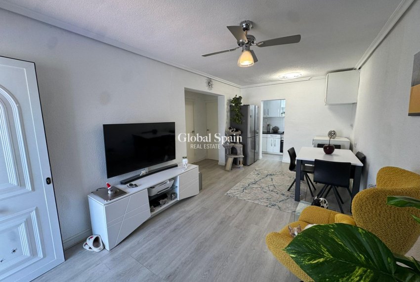 Revente - APPARTEMENT -
TORREVIEJA - La Siesta - El Salado - Torreta