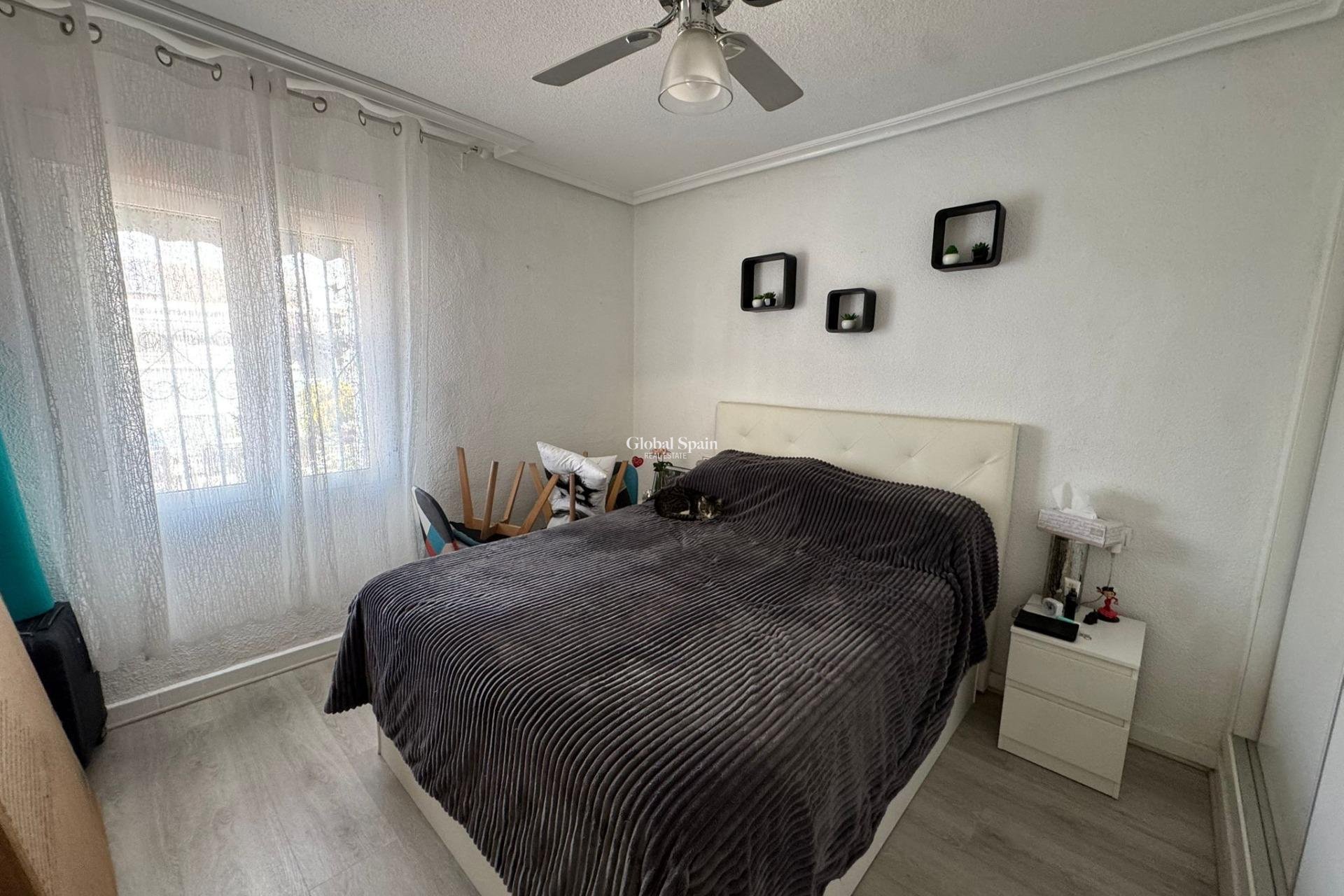 Revente - APPARTEMENT -
TORREVIEJA - La Siesta - El Salado - Torreta