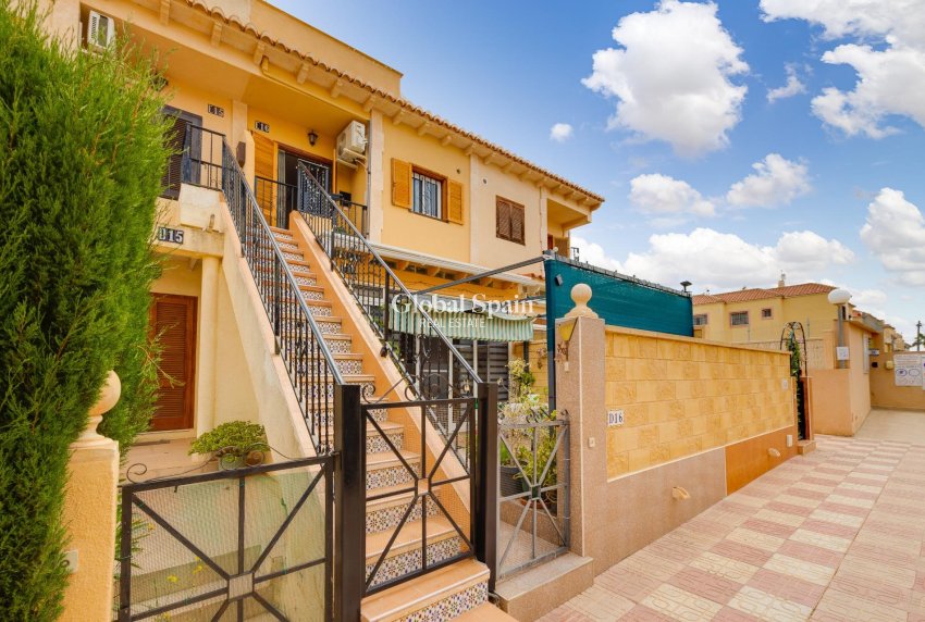 Revente - APPARTEMENT -
TORREVIEJA - La Siesta - El Salado - Torreta