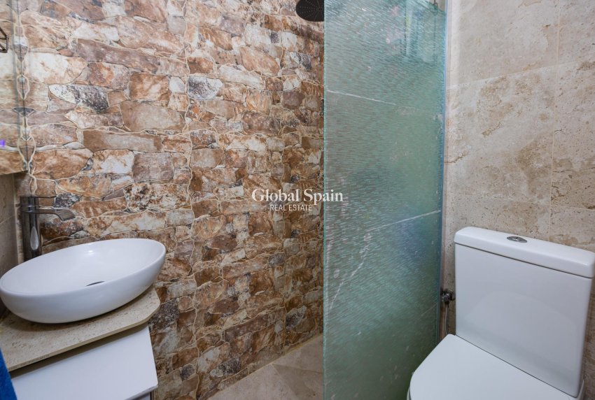 Revente - APPARTEMENT -
TORREVIEJA - La Siesta - El Salado - Torreta