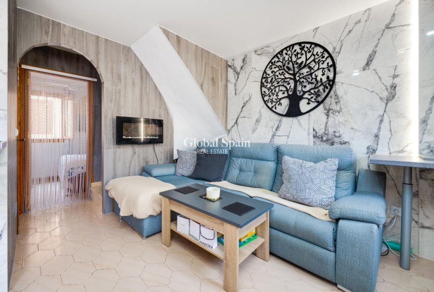 Revente - APPARTEMENT -
TORREVIEJA - La Siesta - El Salado - Torreta