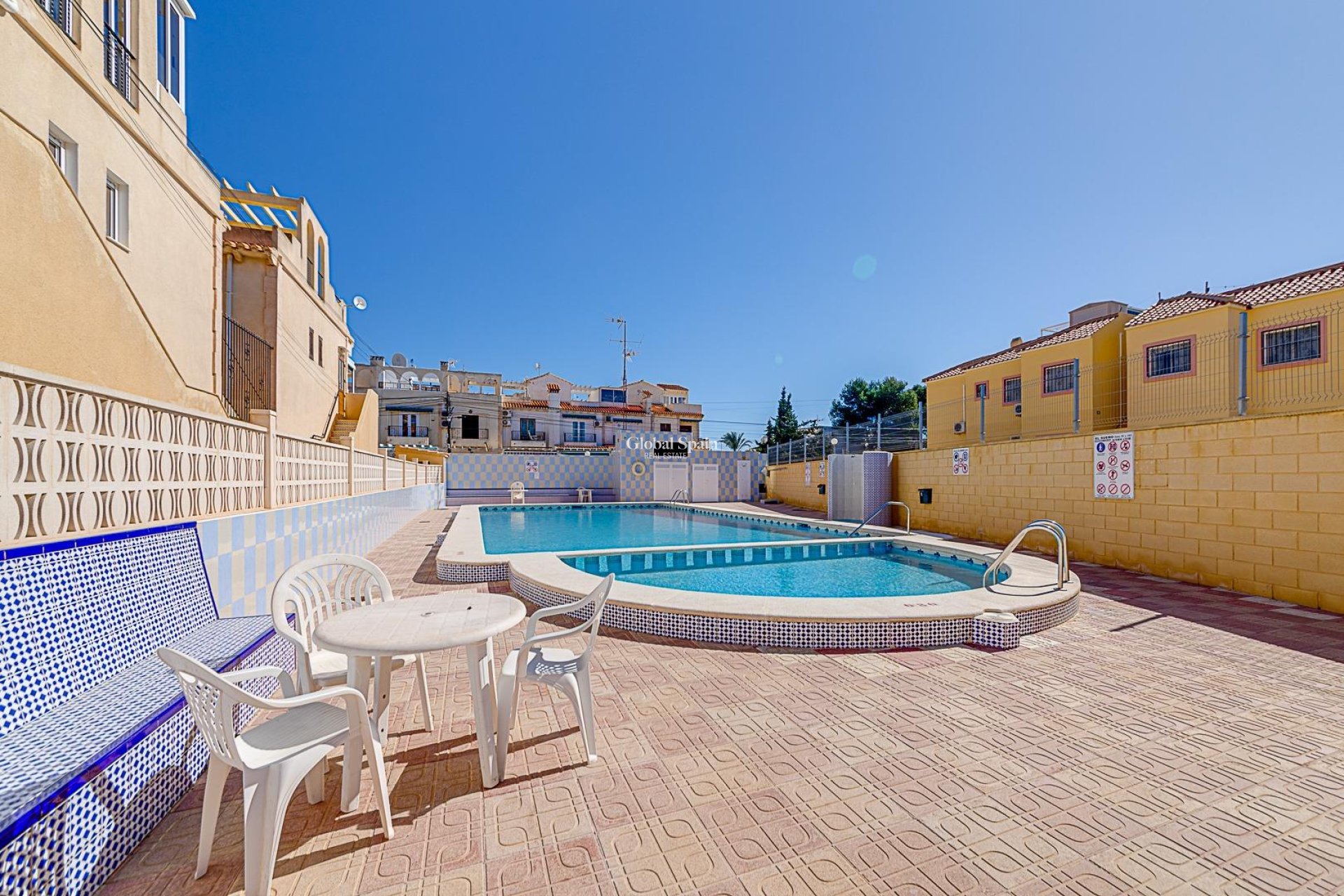 Revente - APPARTEMENT -
TORREVIEJA - La Siesta - El Salado - Torreta