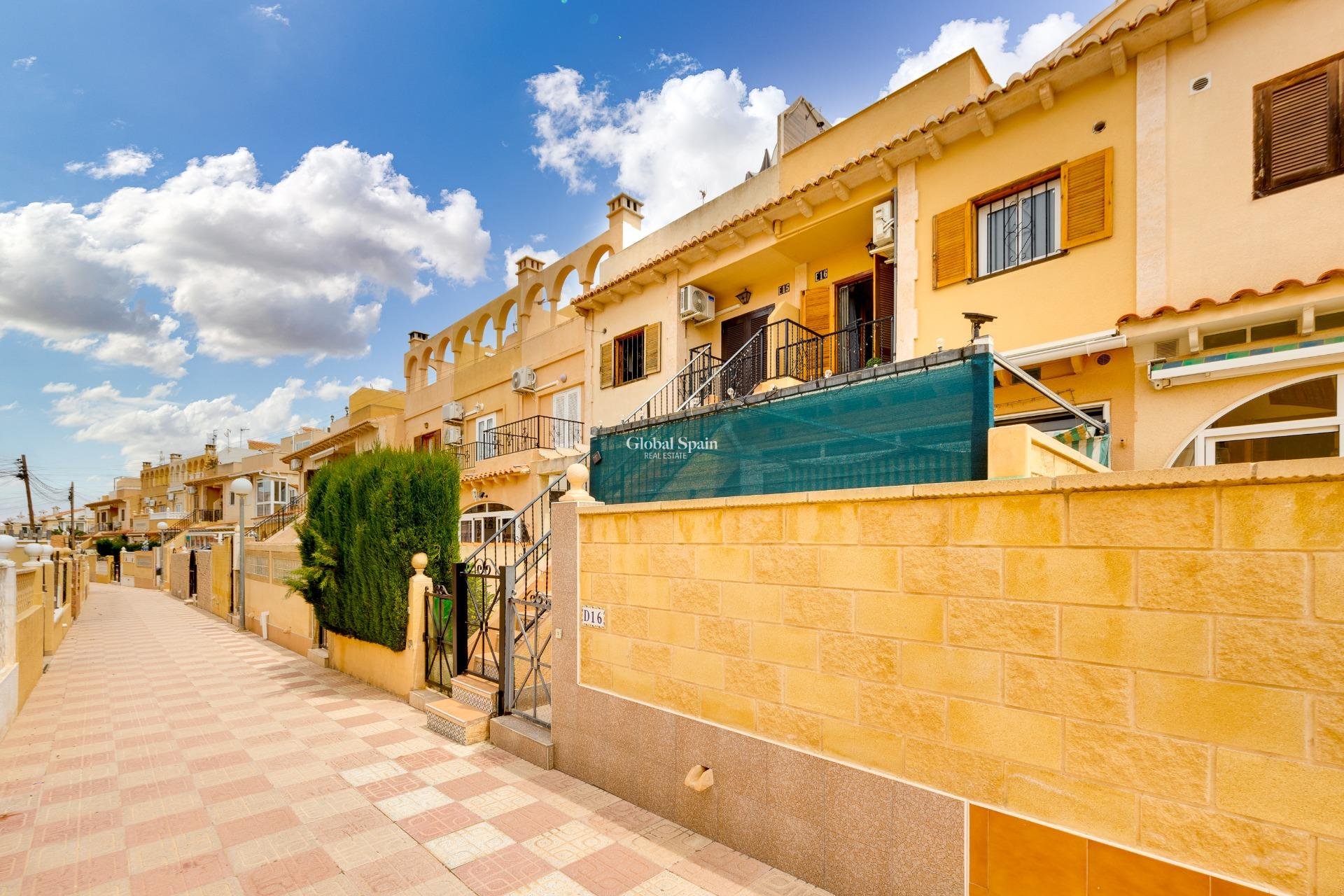 Revente - APPARTEMENT -
TORREVIEJA - La Siesta - El Salado - Torreta
