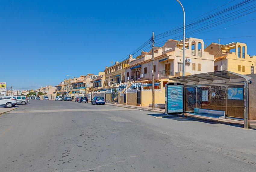Revente - APPARTEMENT -
TORREVIEJA - La Siesta - El Salado - Torreta