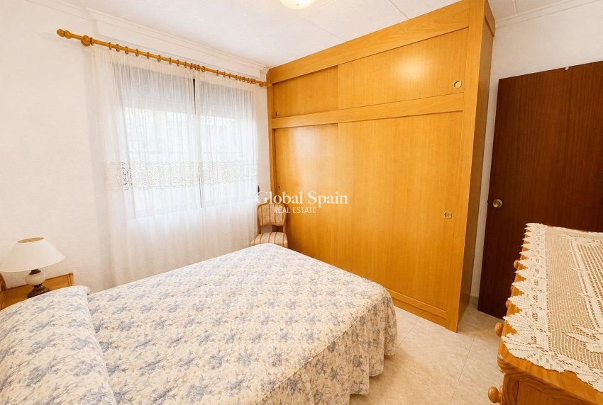 Revente - APPARTEMENT -
TORREVIEJA - La Siesta - El Salado - Torreta