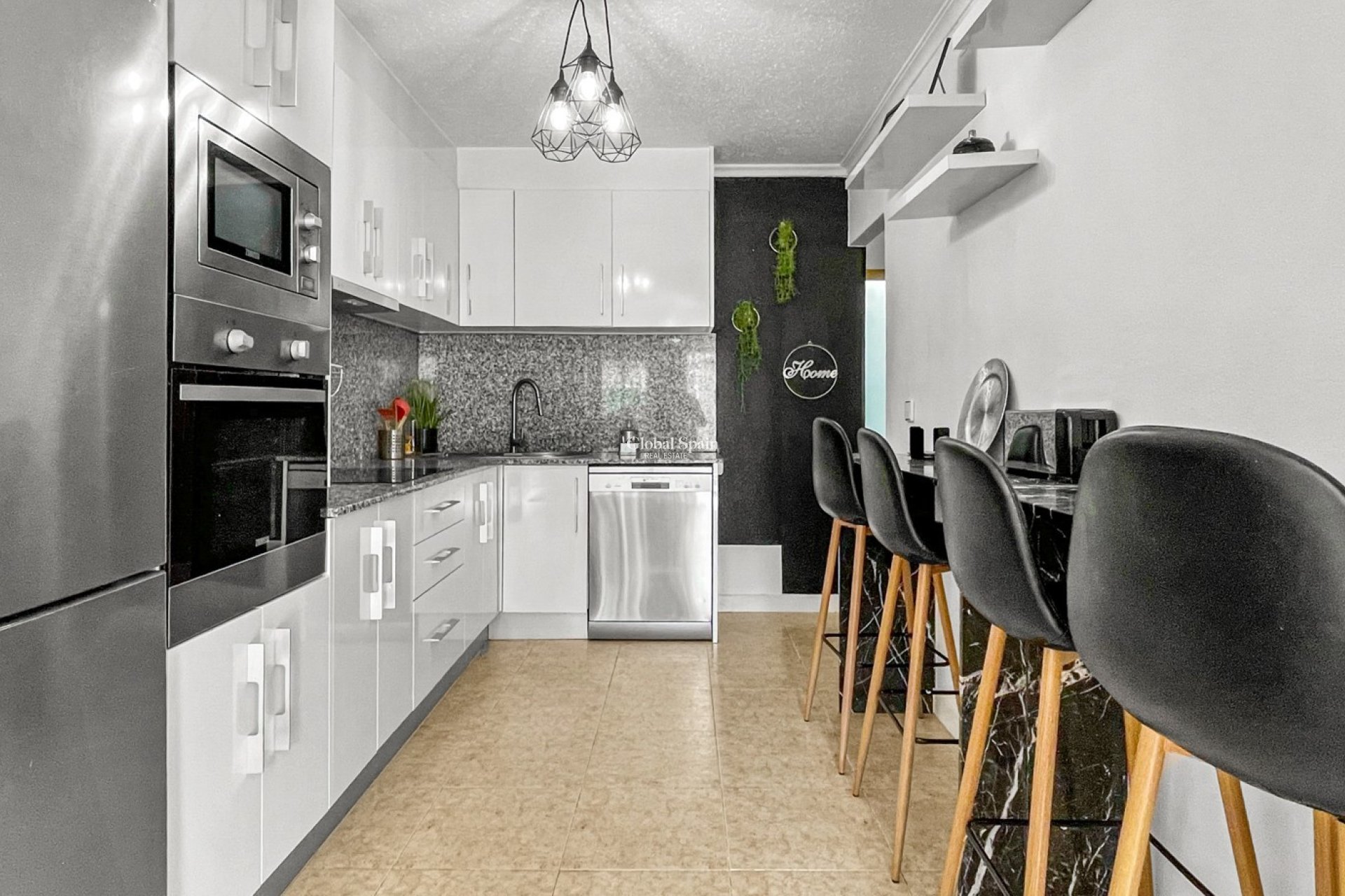 Revente - APPARTEMENT -
TORREVIEJA - La Siesta - El Salado -  Torreta