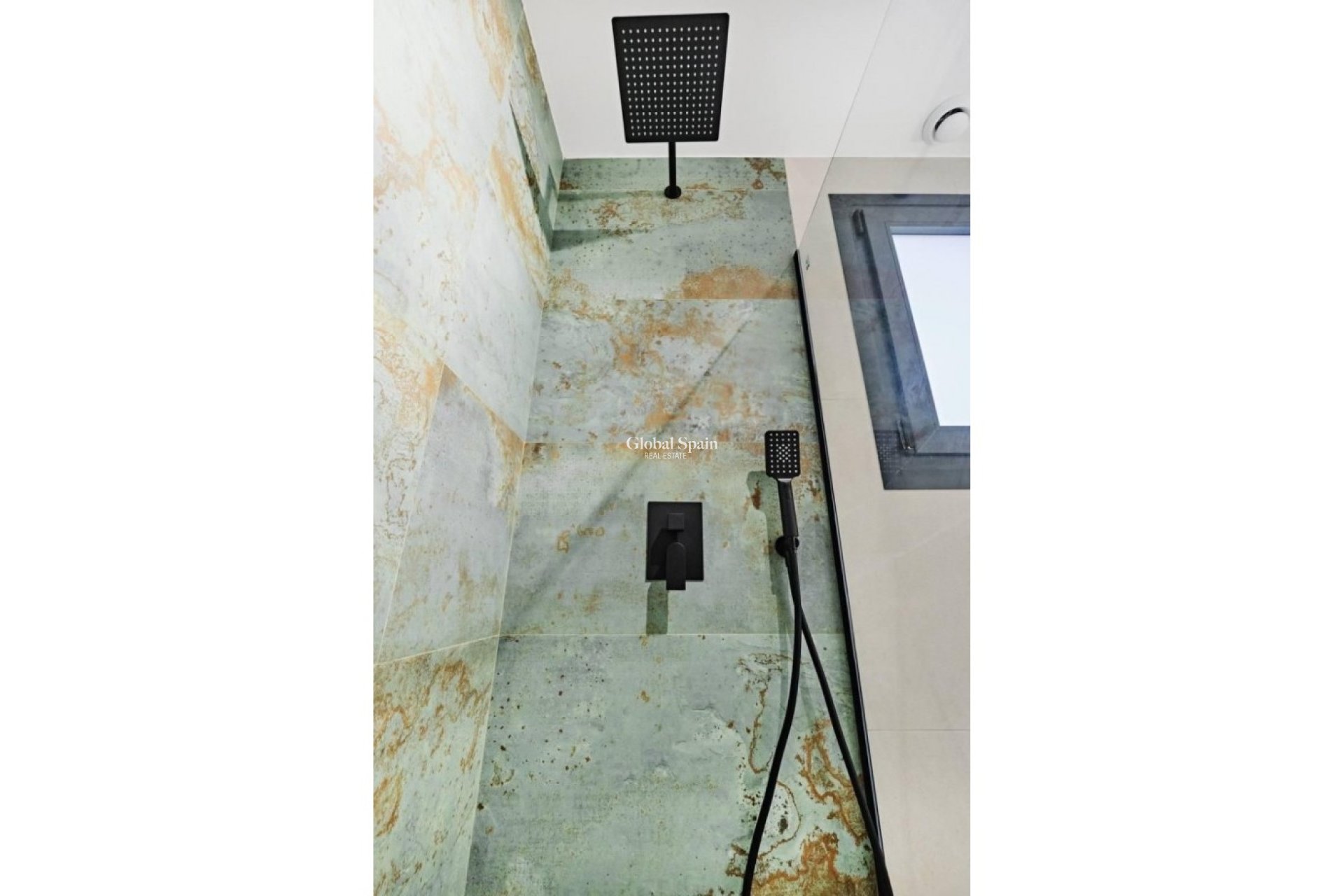 Revente - Appartement -
TORREVIEJA - La veleta