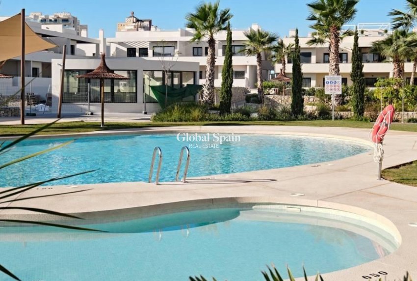 Revente - Appartement -
TORREVIEJA - La veleta