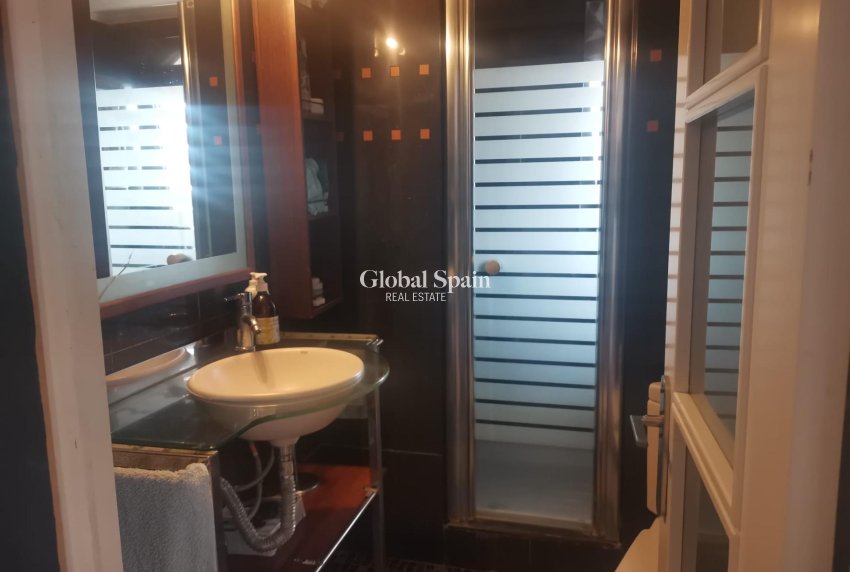 Revente - APPARTEMENT -
TORREVIEJA - La Veleta