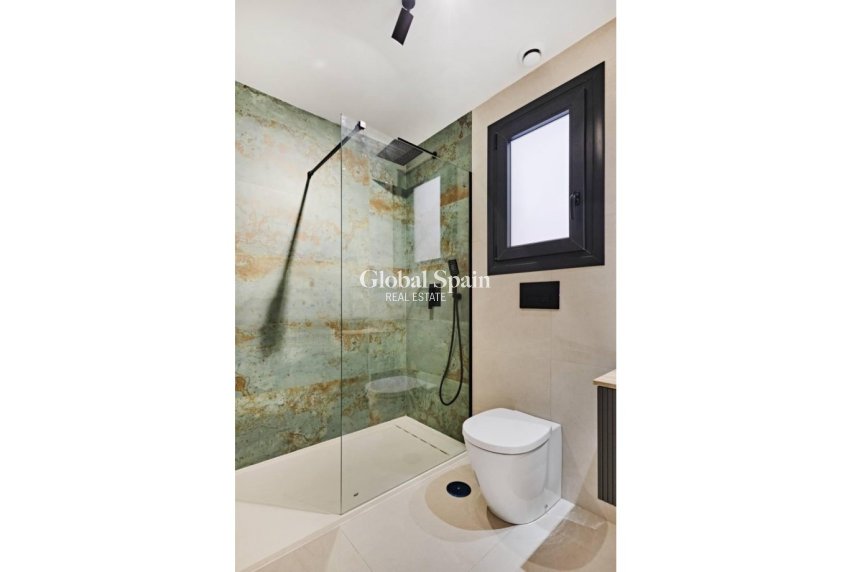 Revente - APPARTEMENT -
TORREVIEJA - La veleta