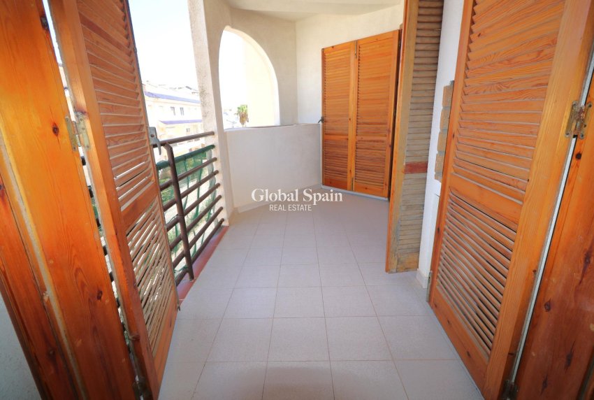 Revente - APPARTEMENT -
TORREVIEJA - La Veleta