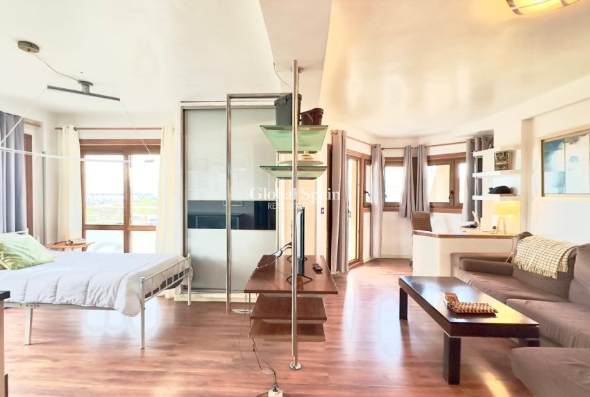 Revente - APPARTEMENT -
TORREVIEJA - La Veleta