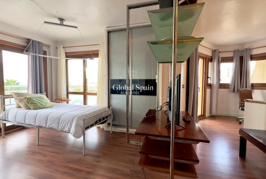 Revente - APPARTEMENT -
TORREVIEJA - La Veleta