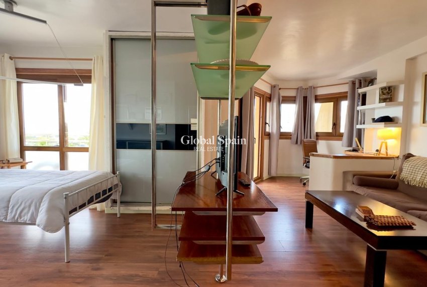 Revente - APPARTEMENT -
TORREVIEJA - La Veleta