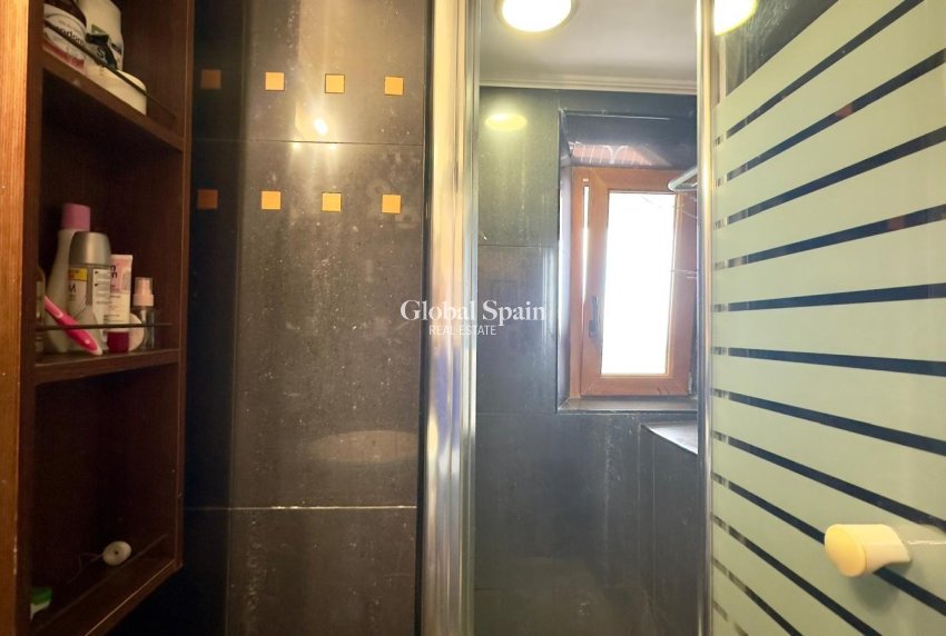 Revente - APPARTEMENT -
TORREVIEJA - La Veleta