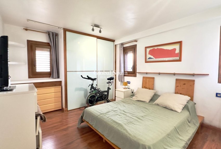 Revente - APPARTEMENT -
TORREVIEJA - La Veleta