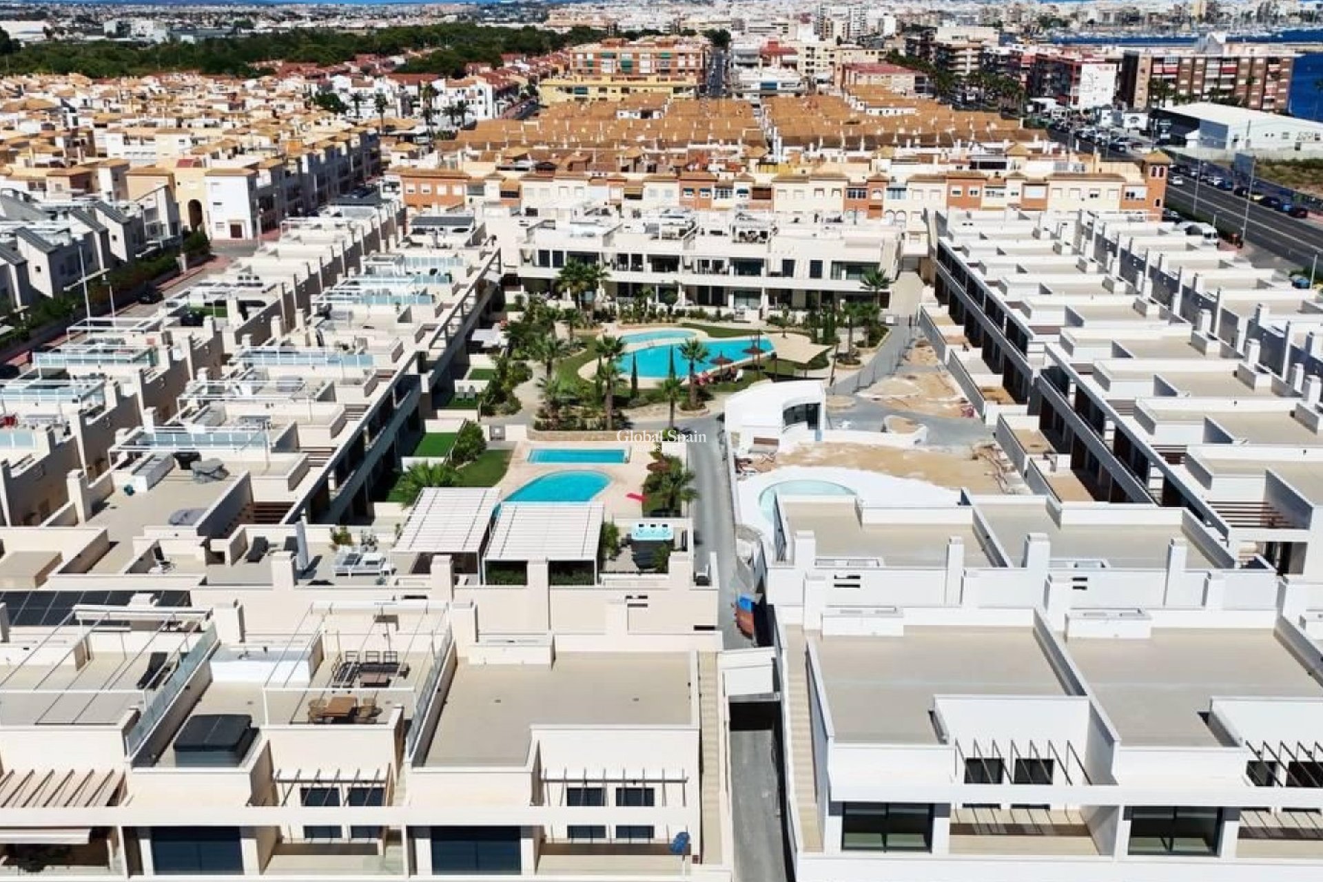 Revente - APPARTEMENT -
TORREVIEJA - La veleta