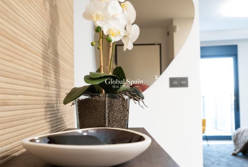 Revente - APPARTEMENT -
TORREVIEJA - La Veleta