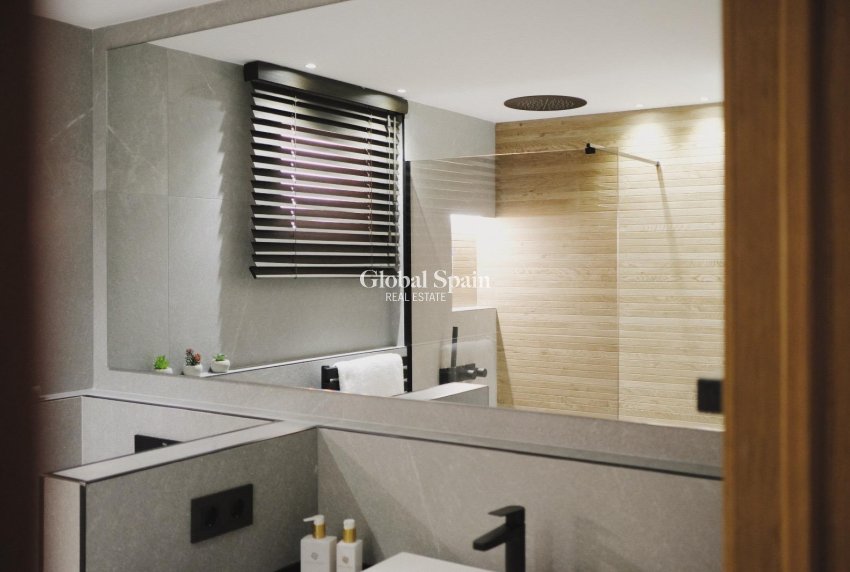 Revente - APPARTEMENT -
TORREVIEJA - La Veleta