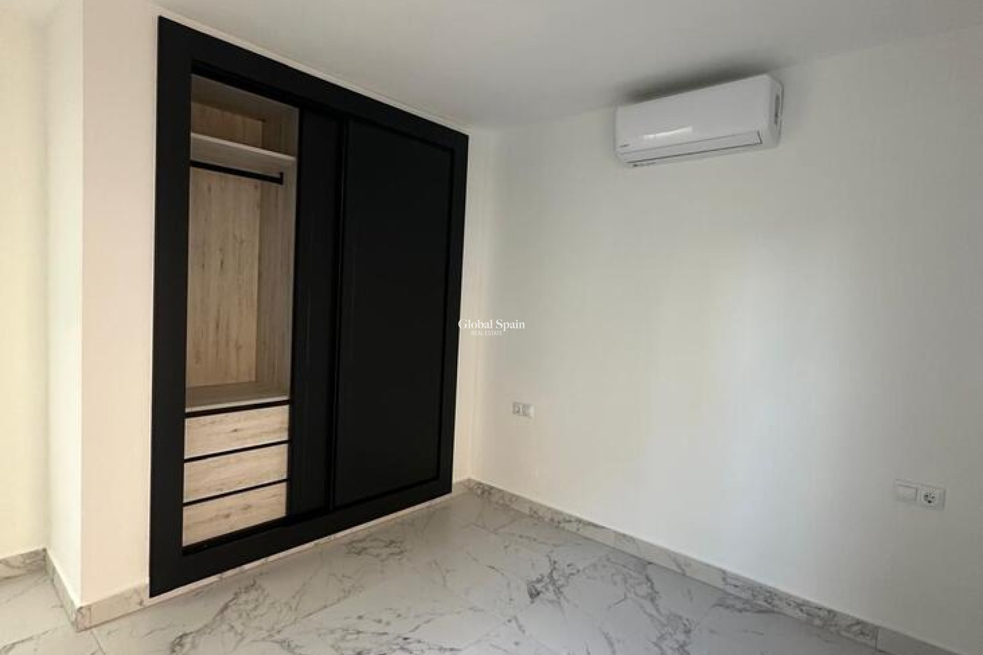 Revente - APPARTEMENT -
TORREVIEJA - La Veleta