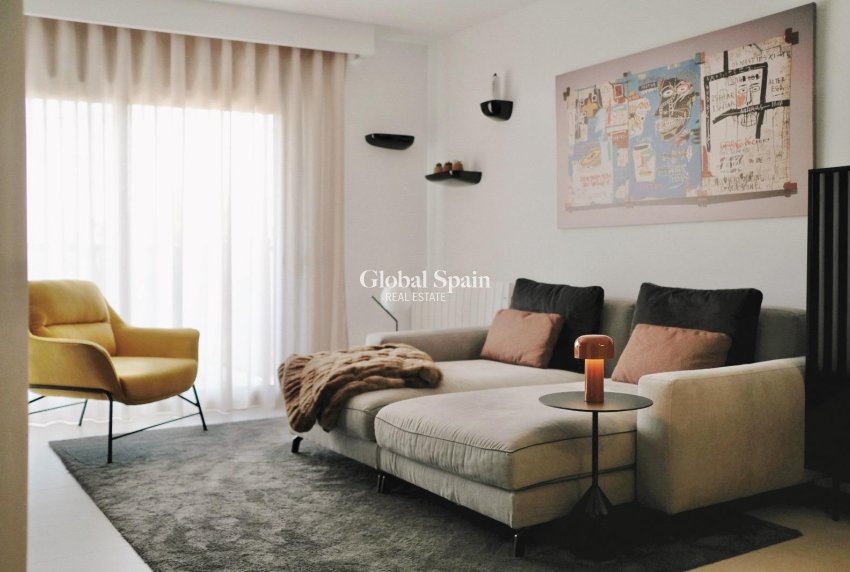 Revente - APPARTEMENT -
TORREVIEJA - La Veleta