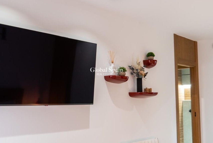 Revente - APPARTEMENT -
TORREVIEJA - La Veleta