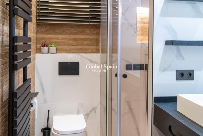 Revente - APPARTEMENT -
TORREVIEJA - La Veleta