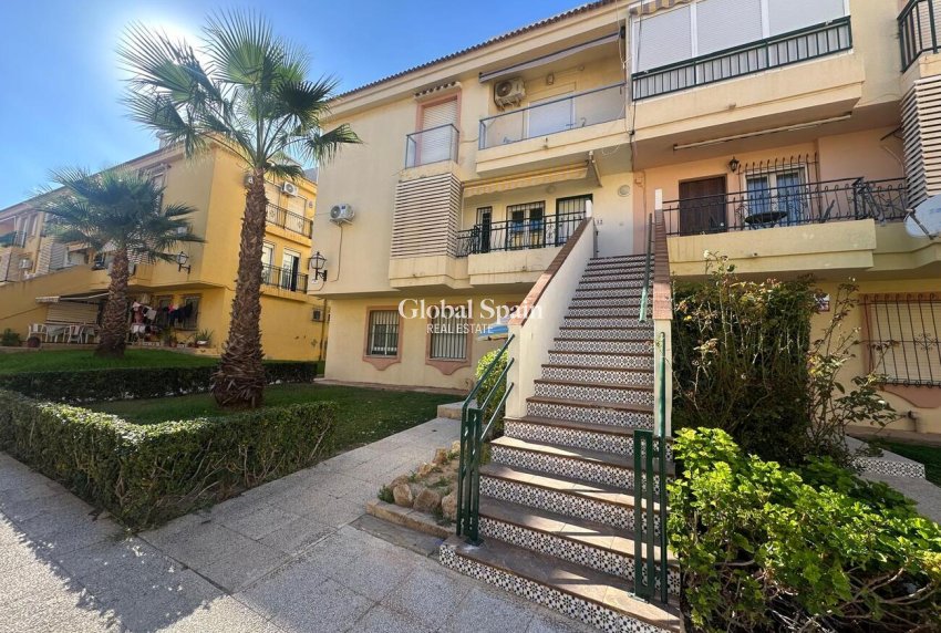 Revente - APPARTEMENT -
TORREVIEJA - La Veleta