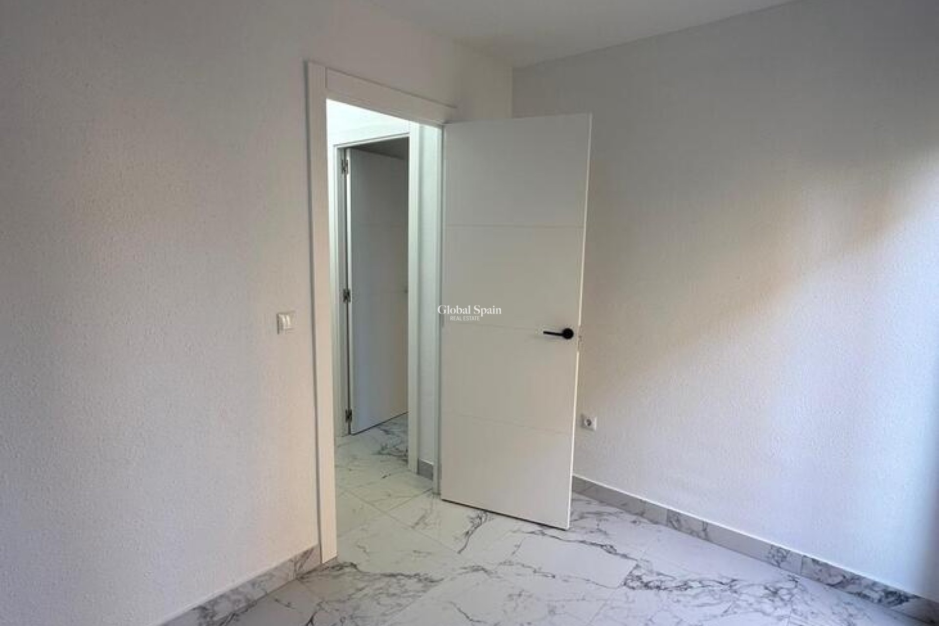 Revente - APPARTEMENT -
TORREVIEJA - La Veleta