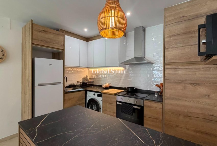 Revente - APPARTEMENT -
TORREVIEJA - La Veleta