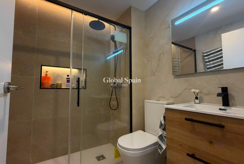 Revente - APPARTEMENT -
TORREVIEJA - La Veleta