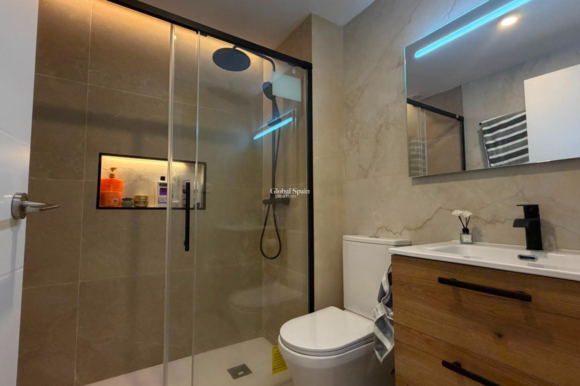 Revente - APPARTEMENT -
TORREVIEJA - La Veleta