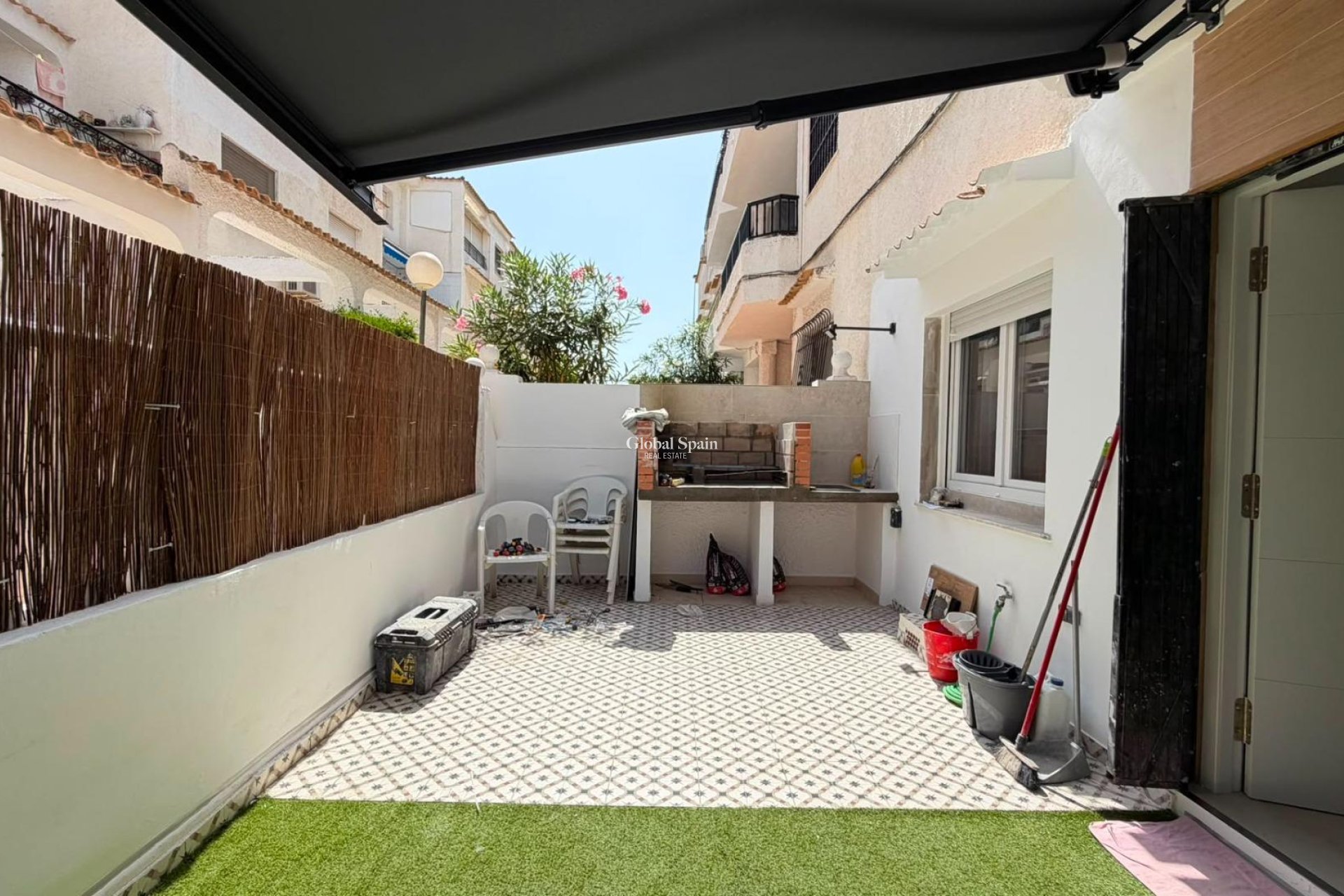 Revente - APPARTEMENT -
TORREVIEJA - La Veleta