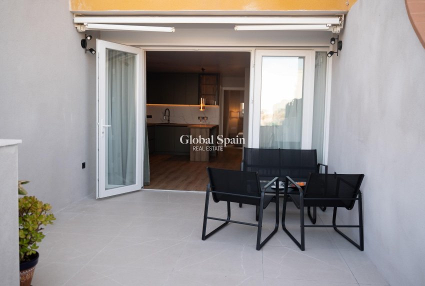 Revente - APPARTEMENT -
TORREVIEJA - La Veleta