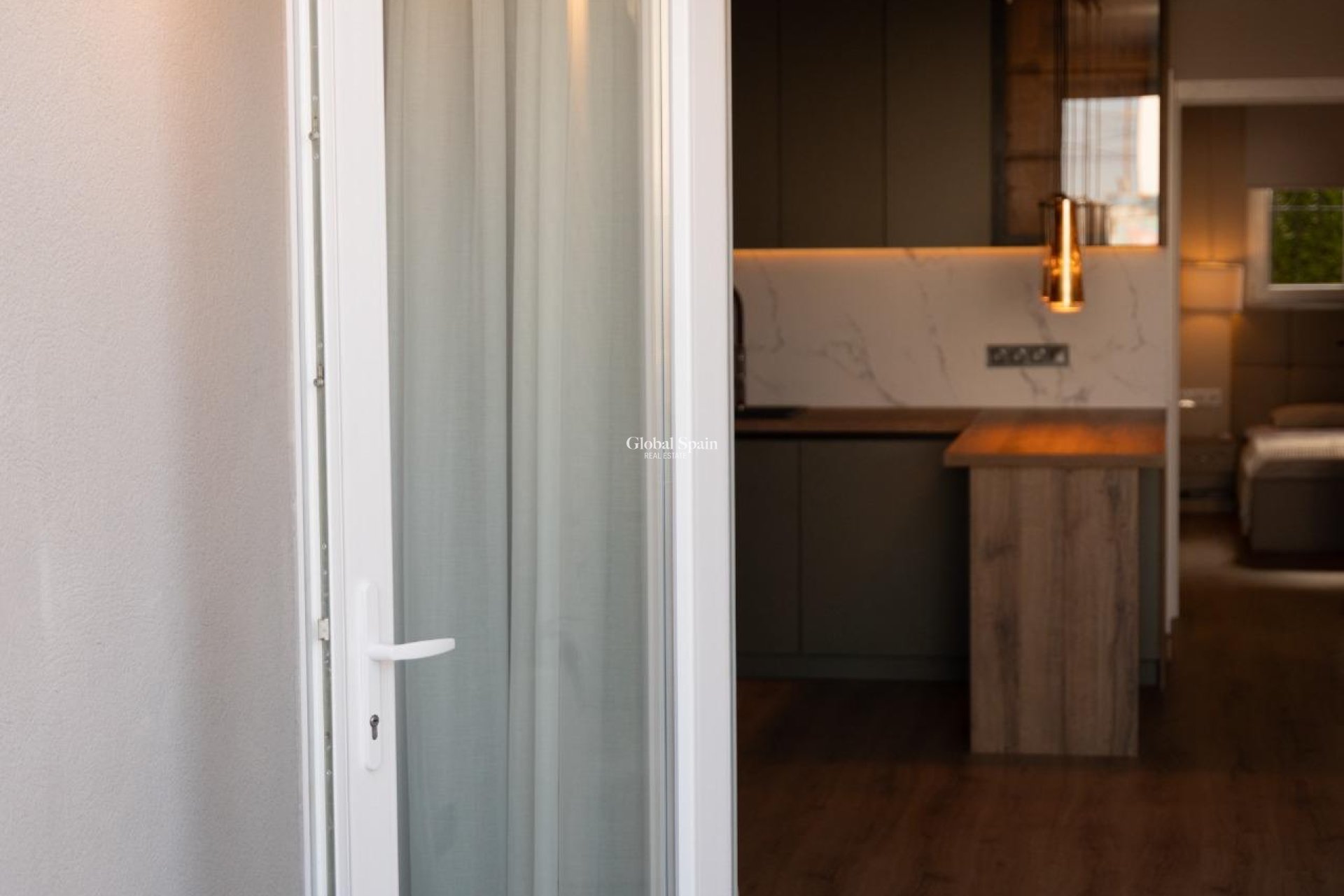 Revente - APPARTEMENT -
TORREVIEJA - La Veleta