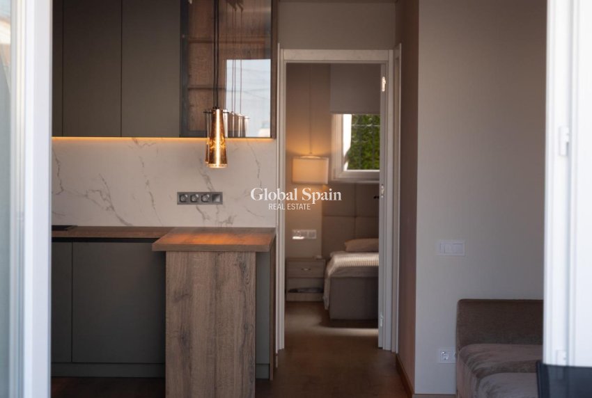 Revente - APPARTEMENT -
TORREVIEJA - La Veleta