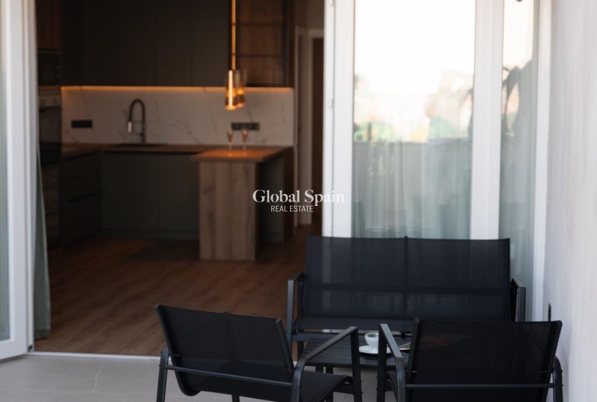 Revente - APPARTEMENT -
TORREVIEJA - La Veleta