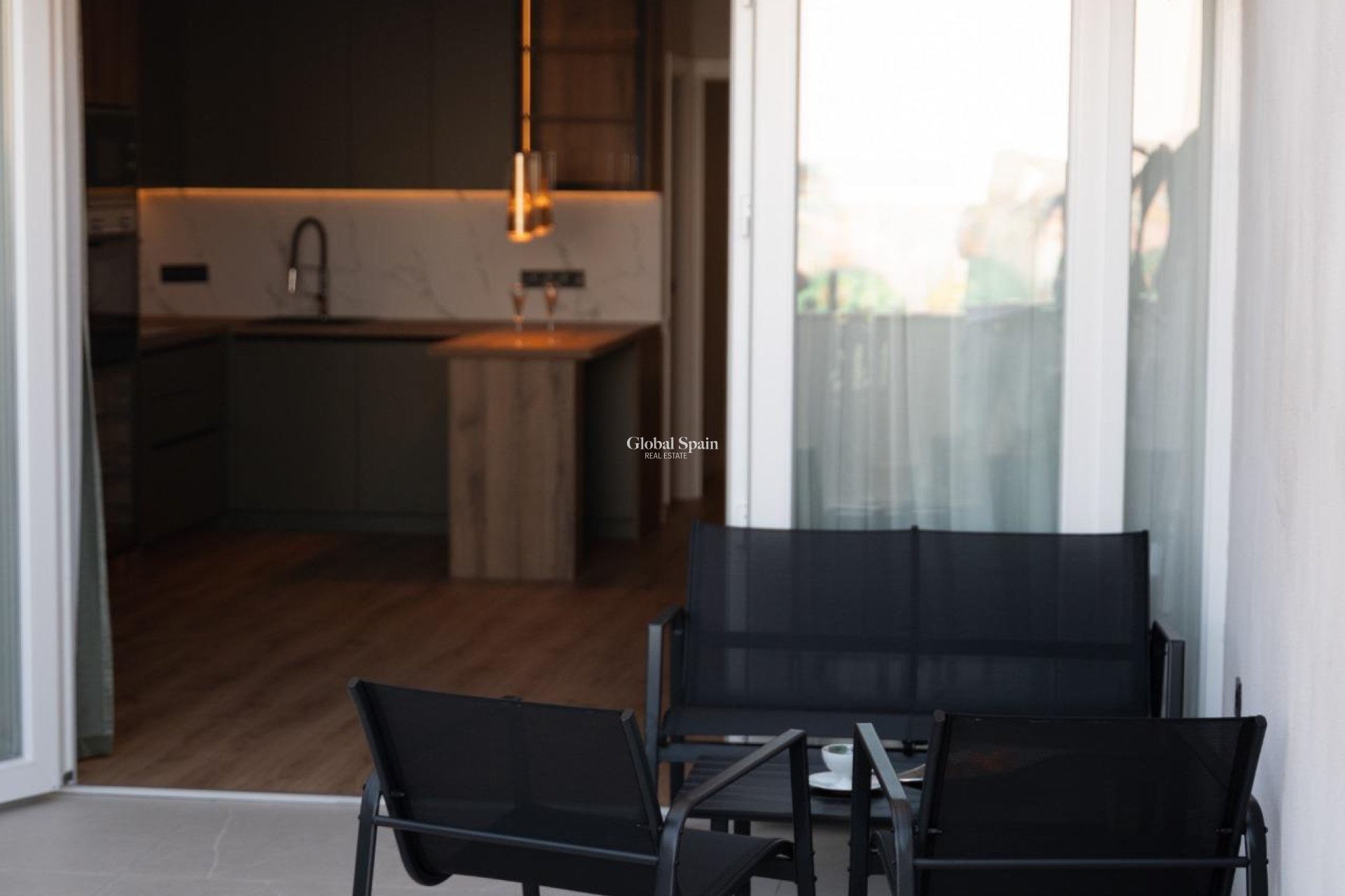 Revente - APPARTEMENT -
TORREVIEJA - La Veleta
