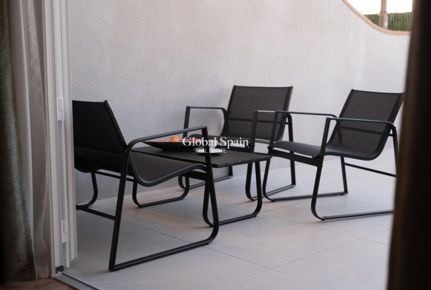 Revente - APPARTEMENT -
TORREVIEJA - La Veleta