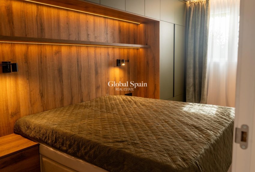 Revente - APPARTEMENT -
TORREVIEJA - La Veleta