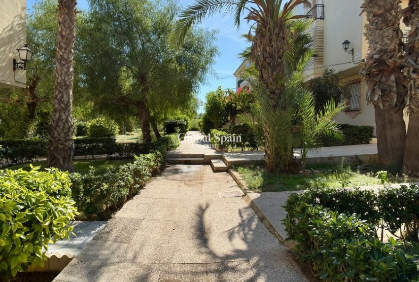 Revente - APPARTEMENT -
TORREVIEJA - La veleta