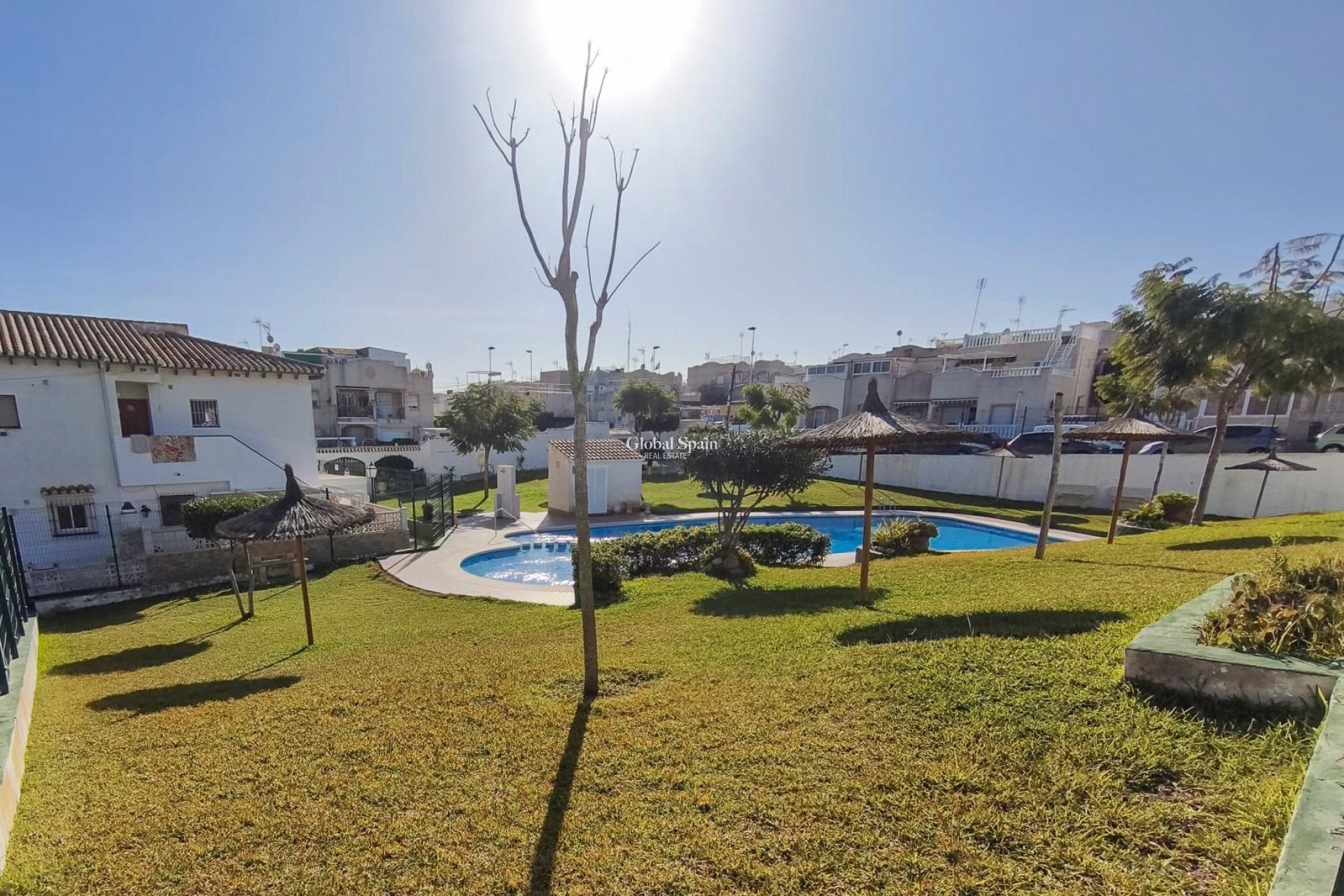 Revente - APPARTEMENT -
TORREVIEJA - Lago jardin