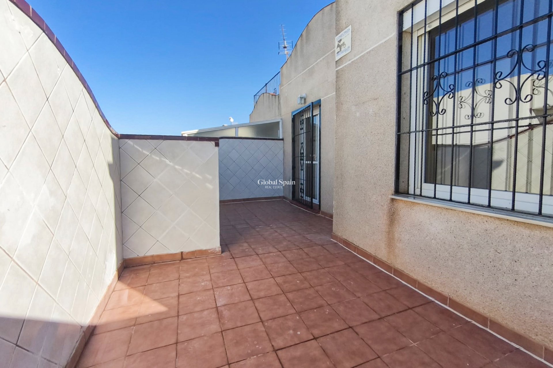 Revente - APPARTEMENT -
TORREVIEJA - Lago jardin