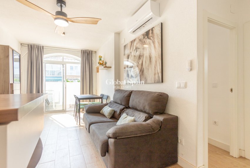Revente - APPARTEMENT -
TORREVIEJA - Lago jardin