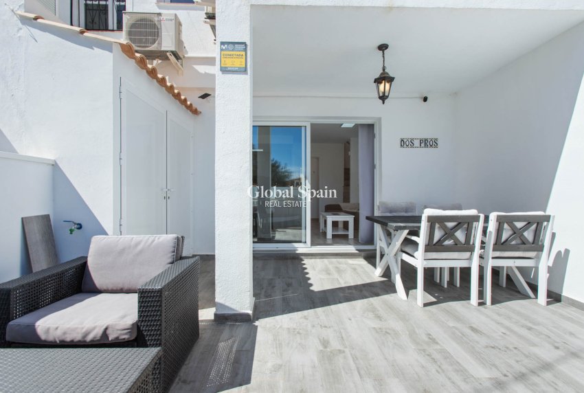 Revente - APPARTEMENT -
TORREVIEJA - Lago jardin