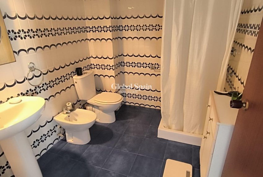 Revente - APPARTEMENT -
TORREVIEJA - Las Piscinas Naturales